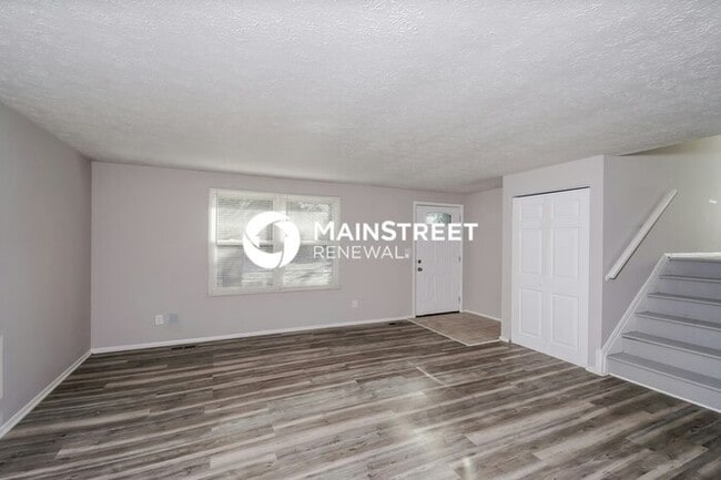 Building Photo - 3 Bedroom Pet-Friendly Home in Louisville, KY with Main Street Renewal