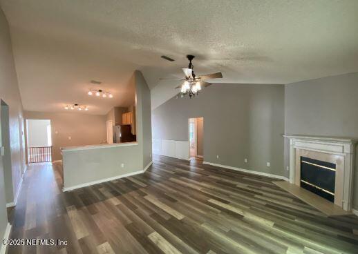 Building Photo - 14004 Crestwick Dr W