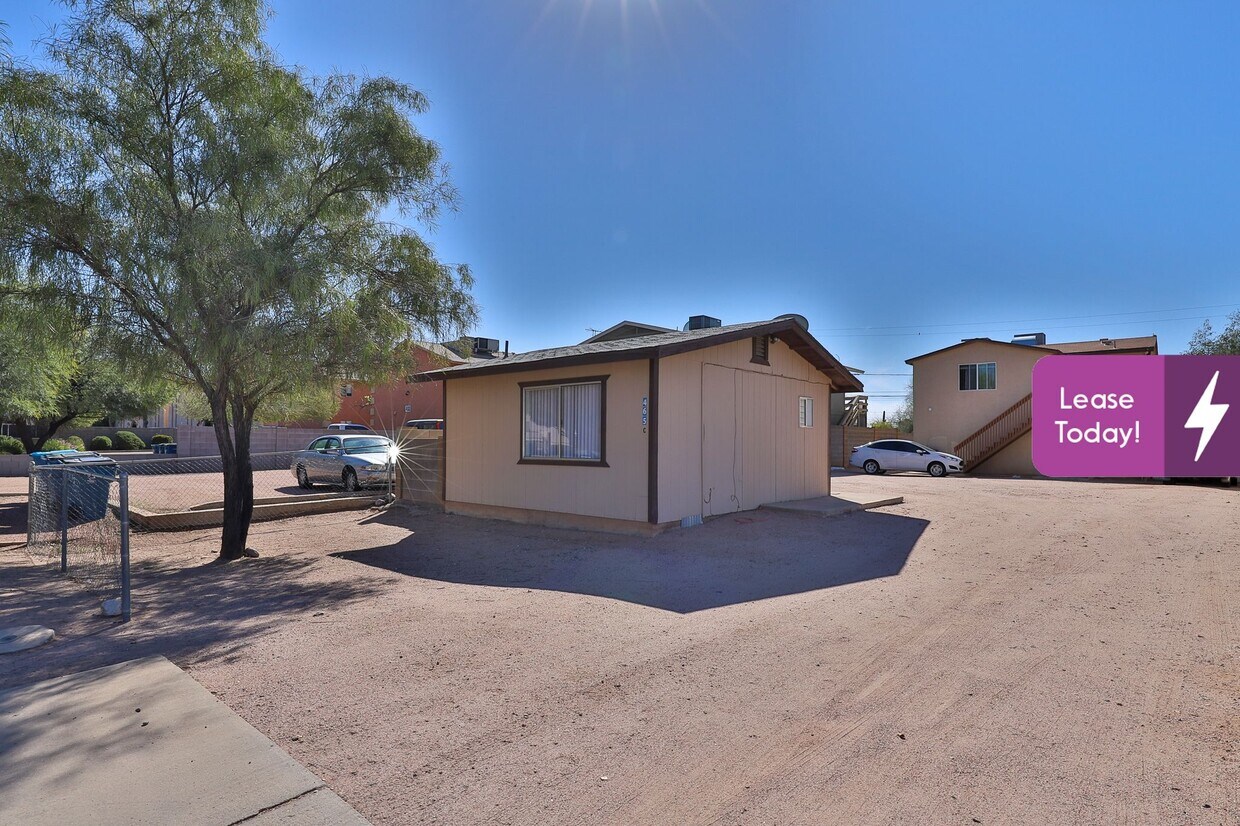 Foto principal - 465 E 10th Ave