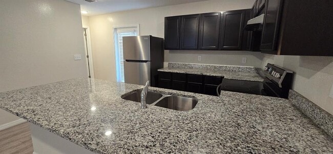 Building Photo - 44 Walnut Rd