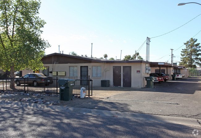 Building Photo - 1701 W Vogel Ave