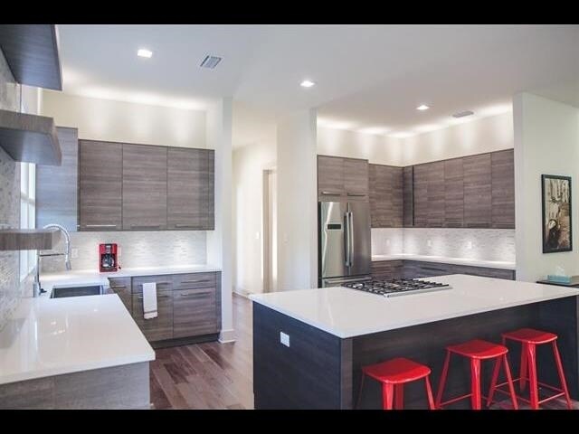 Foto del edificio - 2331 Lake Hall Rd