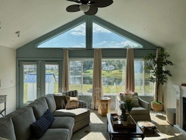 Foto del edificio - 2447 Frink Lake Dr