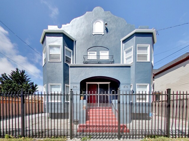 Building Photo - 884 32nd St