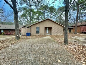 Building Photo - 754 Hedgelawn Way