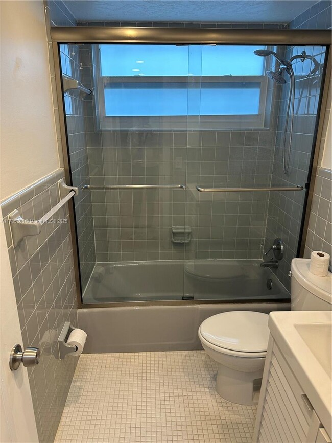 Building Photo - 255 Sunrise Dr