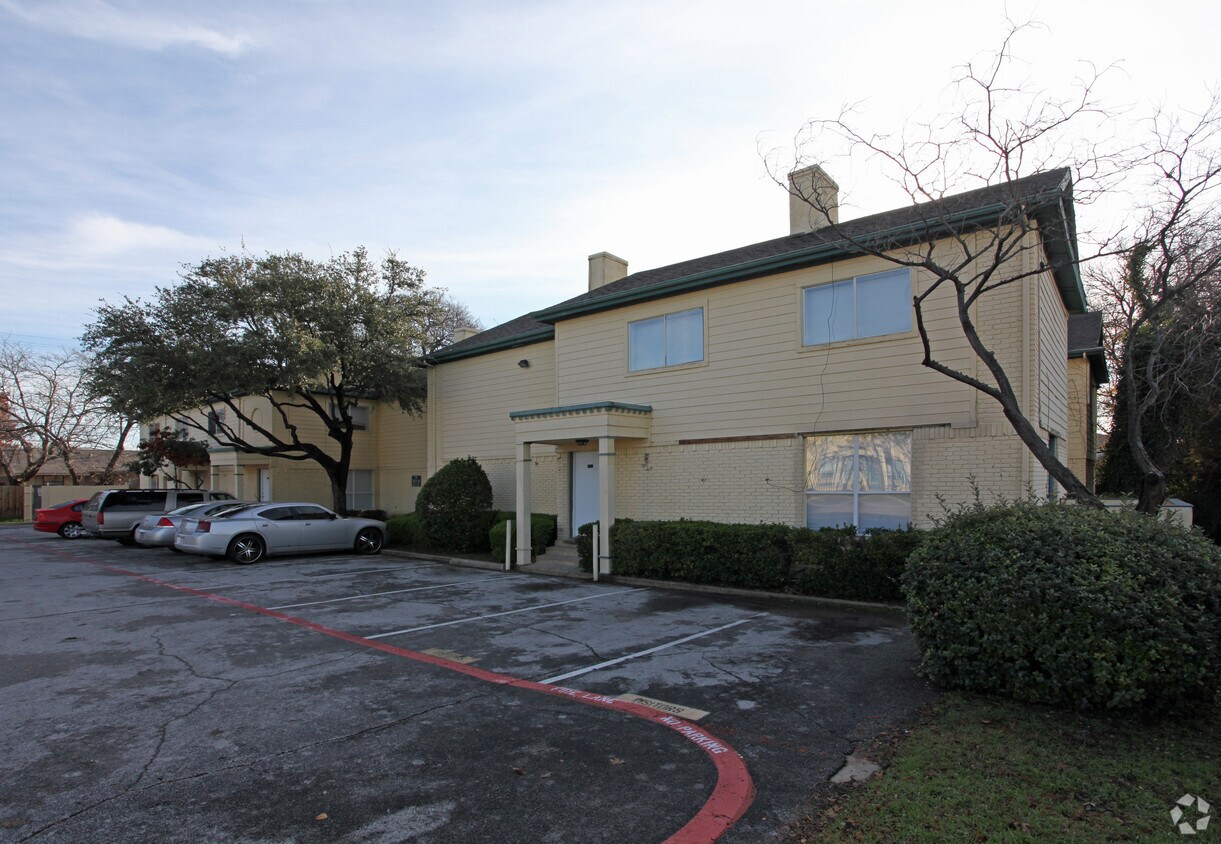 Building Photo - 1710 Gross Rd