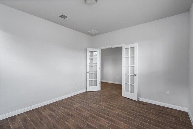 Foto del edificio - 8301 Turnberry Ln