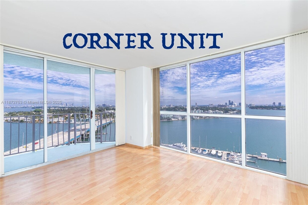 Foto principal - 7601 E Treasure Dr