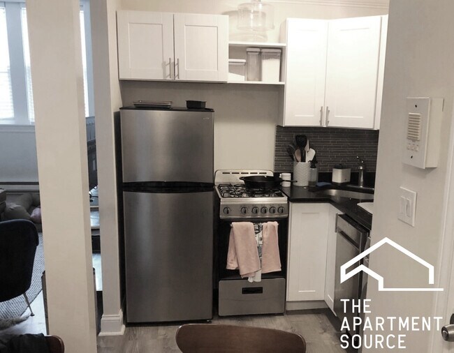 Photo - 2129 N Dayton St Apartment
