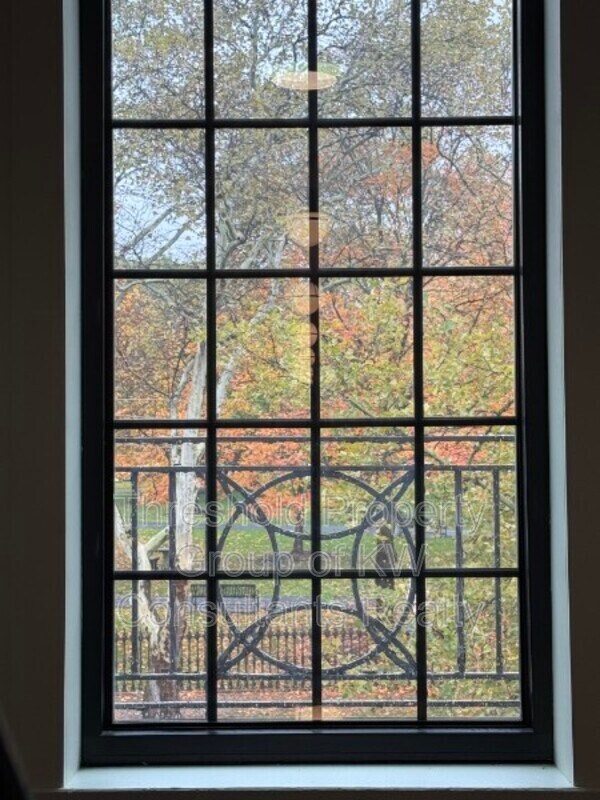 Foto principal - 451 E Town St