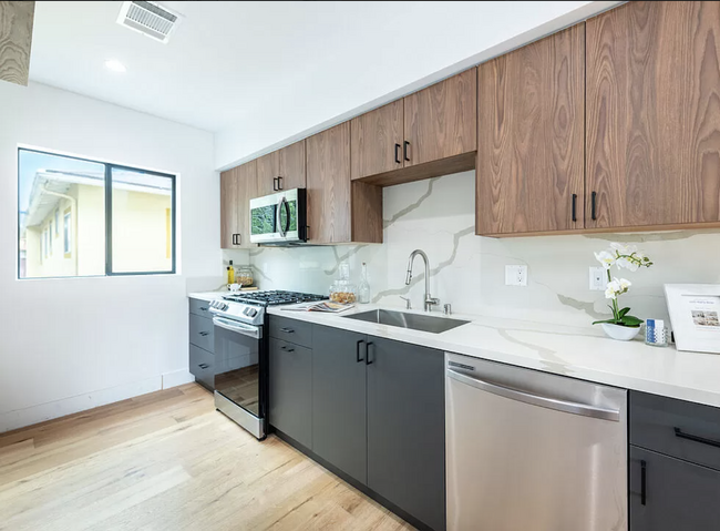 Kitchen 1 - 12503 Califa St