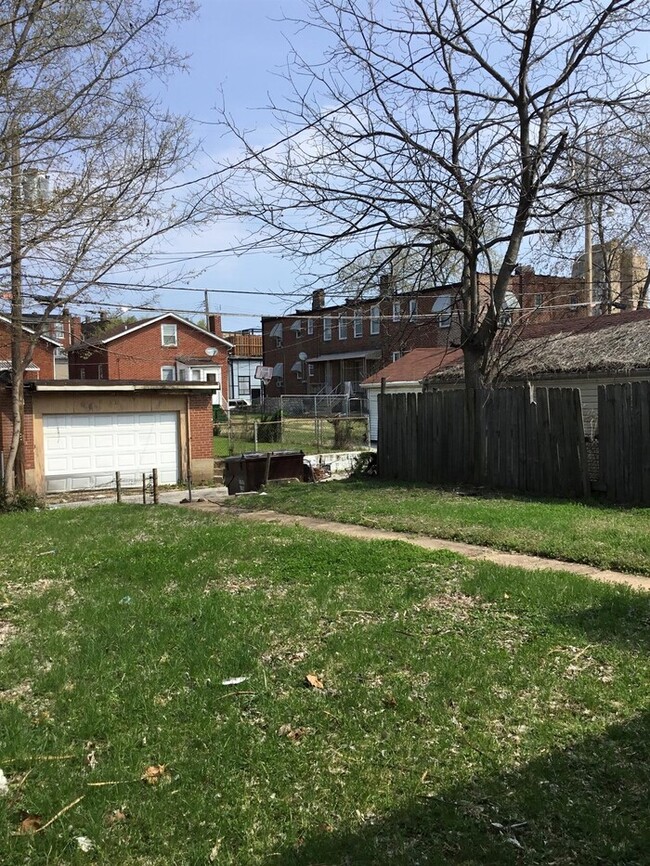 Building Photo - 3711 Winnebago St