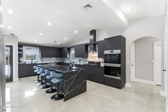 Foto del edificio - 612 Deal Rd