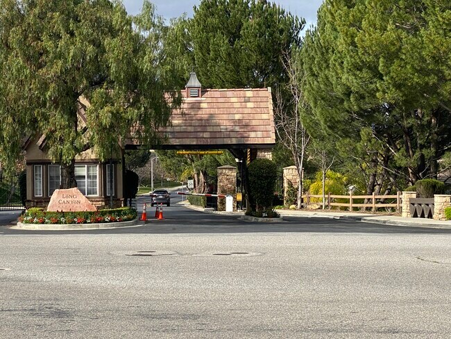 Building Photo - 189 Laurel Ridge Dr