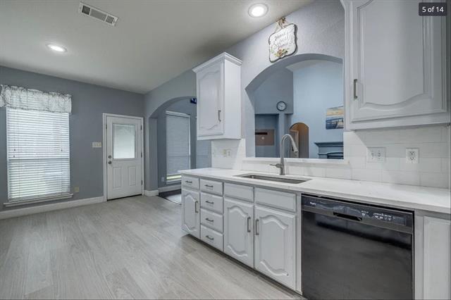 Foto del edificio - 5824 Ivy Glen Dr