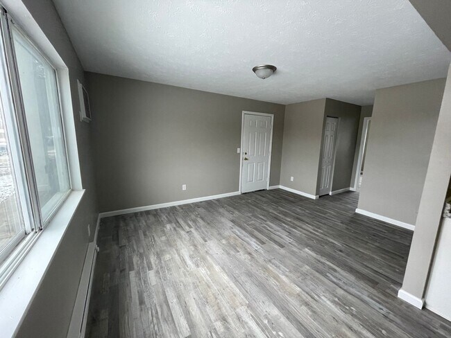 Foto del edificio - Remodeled 1 Bedroom Apartment