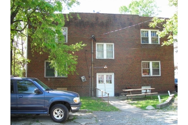 Building Photo - 5914 E Washington St