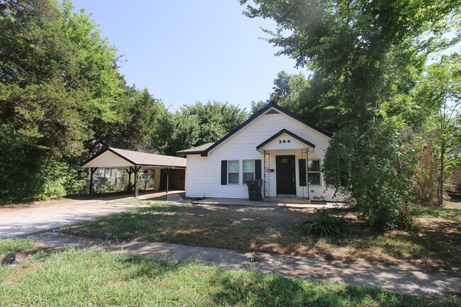 Foto del edificio - Recently Remodeled 3 Bed 2 Bath!