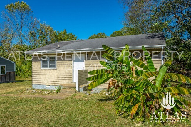 Foto del edificio - Renovated 2BR Gem in Chattanooga – Affordable & Stylish!