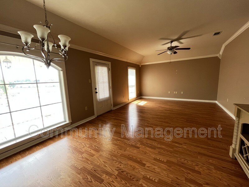 13286 LA44 Unit Apt 32B, Gonzales, LA 70737 Condo for Rent in