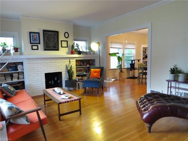 Foto del edificio - 2165 Glenbury Ave