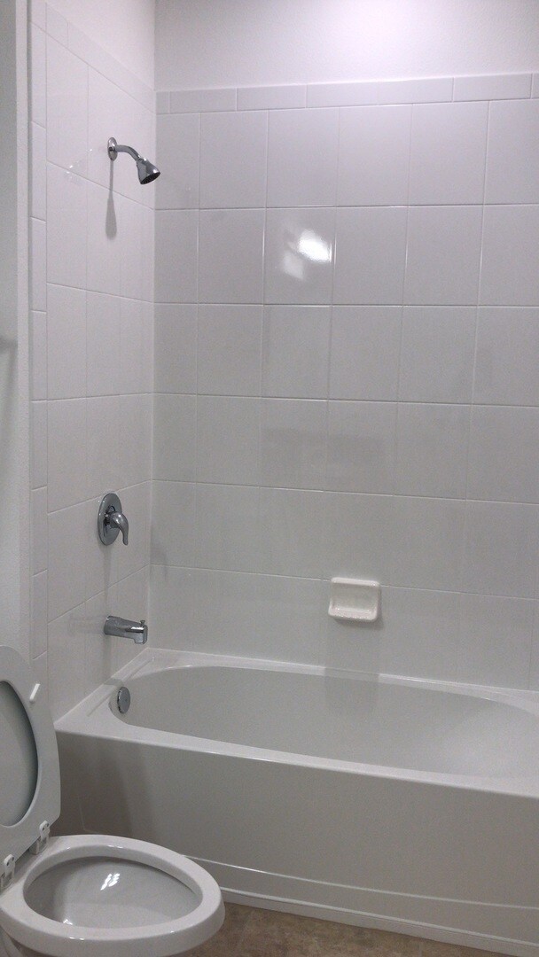Building Photo - 5 Bedroom at West side Village at Heart of...