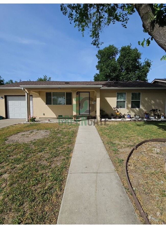 Building Photo - AVAILABLE NOW!! 3 Bedroom 2 Bath Home in Tracy!