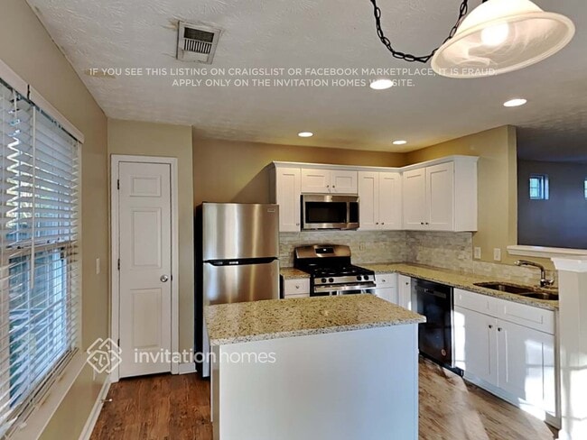 Building Photo - 131 Oak Grove Pl