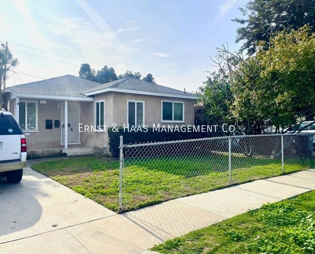 Building Photo - 2642 E Adams St