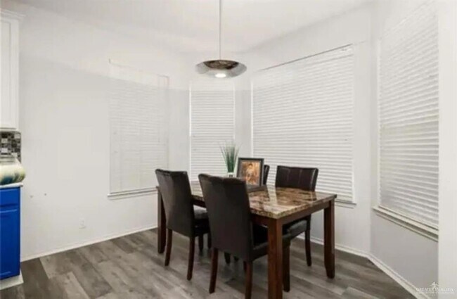 Building Photo - 14 San Patricio St