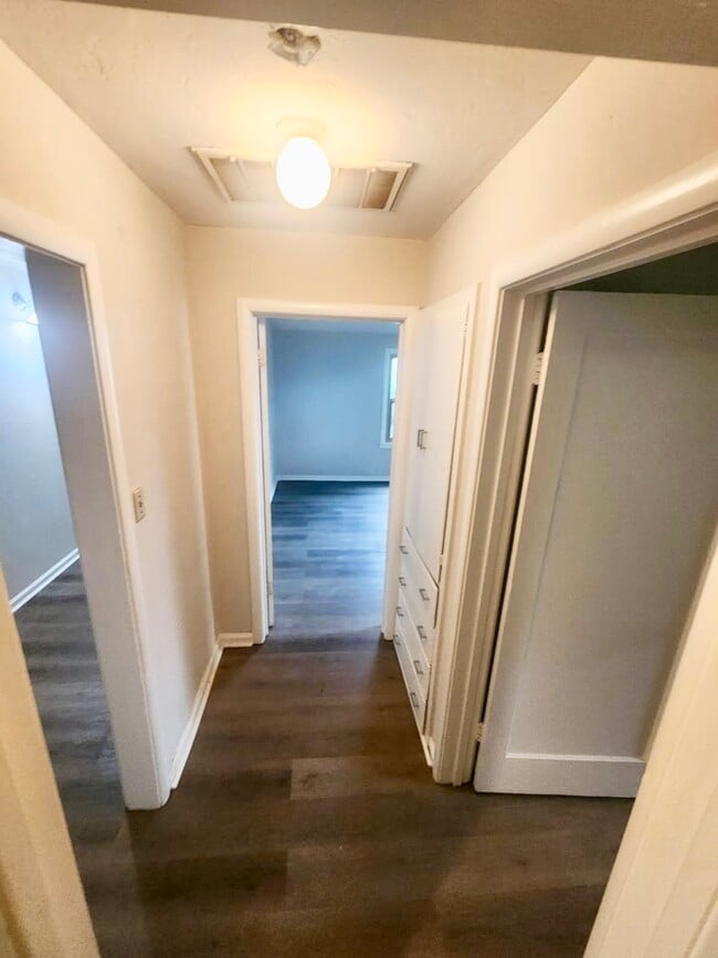 Building Photo - 2840 Belden St