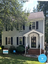 Building Photo - 6925 Sandringham Dr