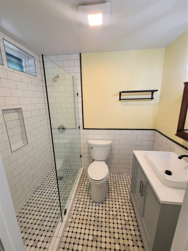 Building Photo - Lanikai Beautiful new remodel 1 bed/ 1 bath