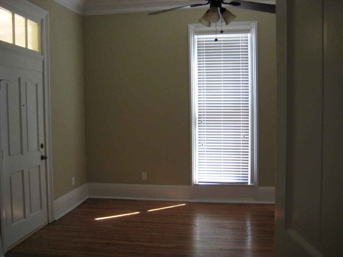 Primary Photo - 1234 Park St