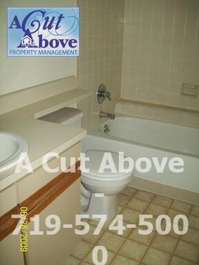 Foto del edificio - 3 Bedroom Townhouse with Garage