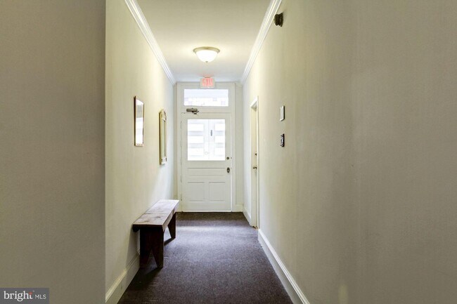 Building Photo - 1865 Mintwood Pl NW