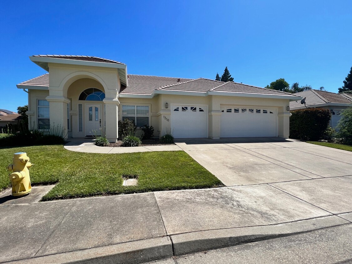 Primary Photo - 1310 Portofino Dr