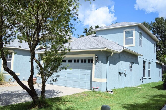 Building Photo - 7803 Blue Spring Dr