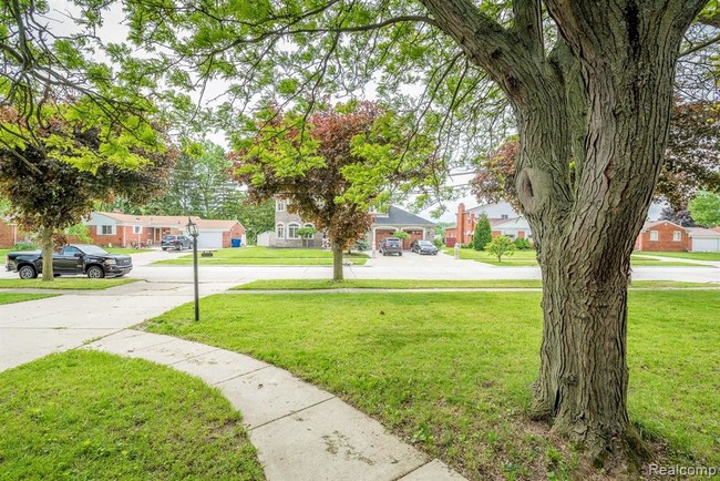 Building Photo - 20470 River Oaks Dr