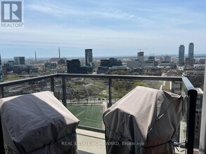 Building Photo - 170 Sumach St