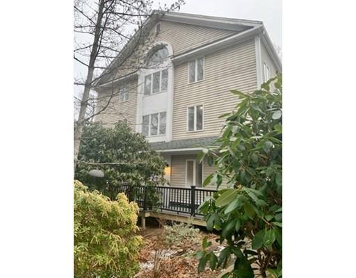 Building Photo - 3 bedroom in Bourne MA 02562