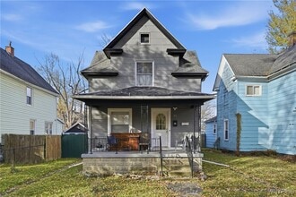 Building Photo - 214 58th St