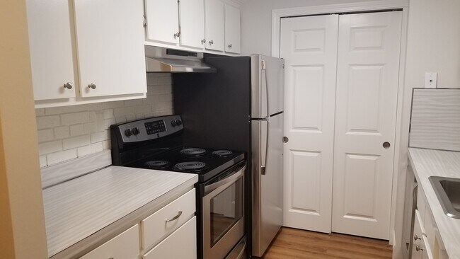 Foto del edificio - 36 Greentree Ln