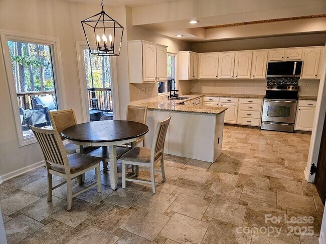 Foto del edificio - 6000 Mallard Grove Rd