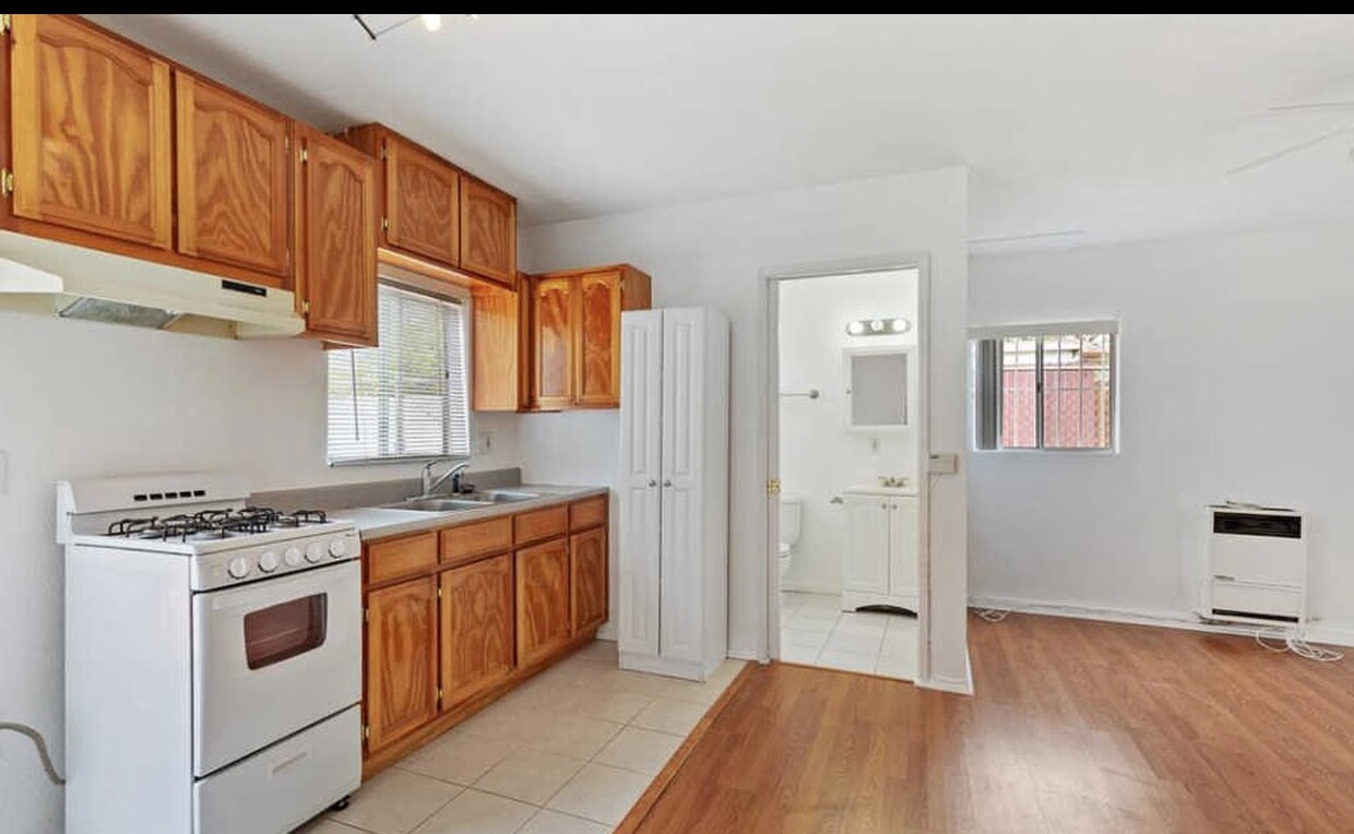 2452 Colby Ave Unit Detached Studio, Los Angeles, CA 90064 Apartment