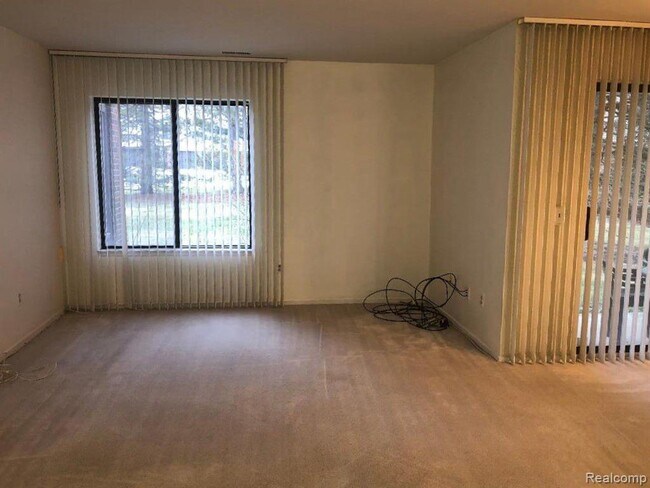 Foto del edificio - 6720 Ridgefield Cir