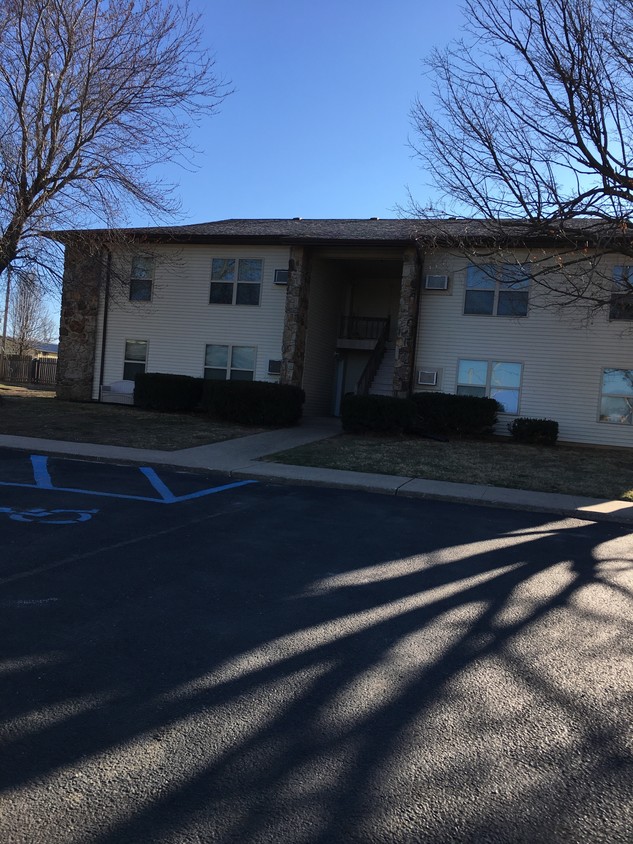 Primary Photo - Southview II and III Apartments