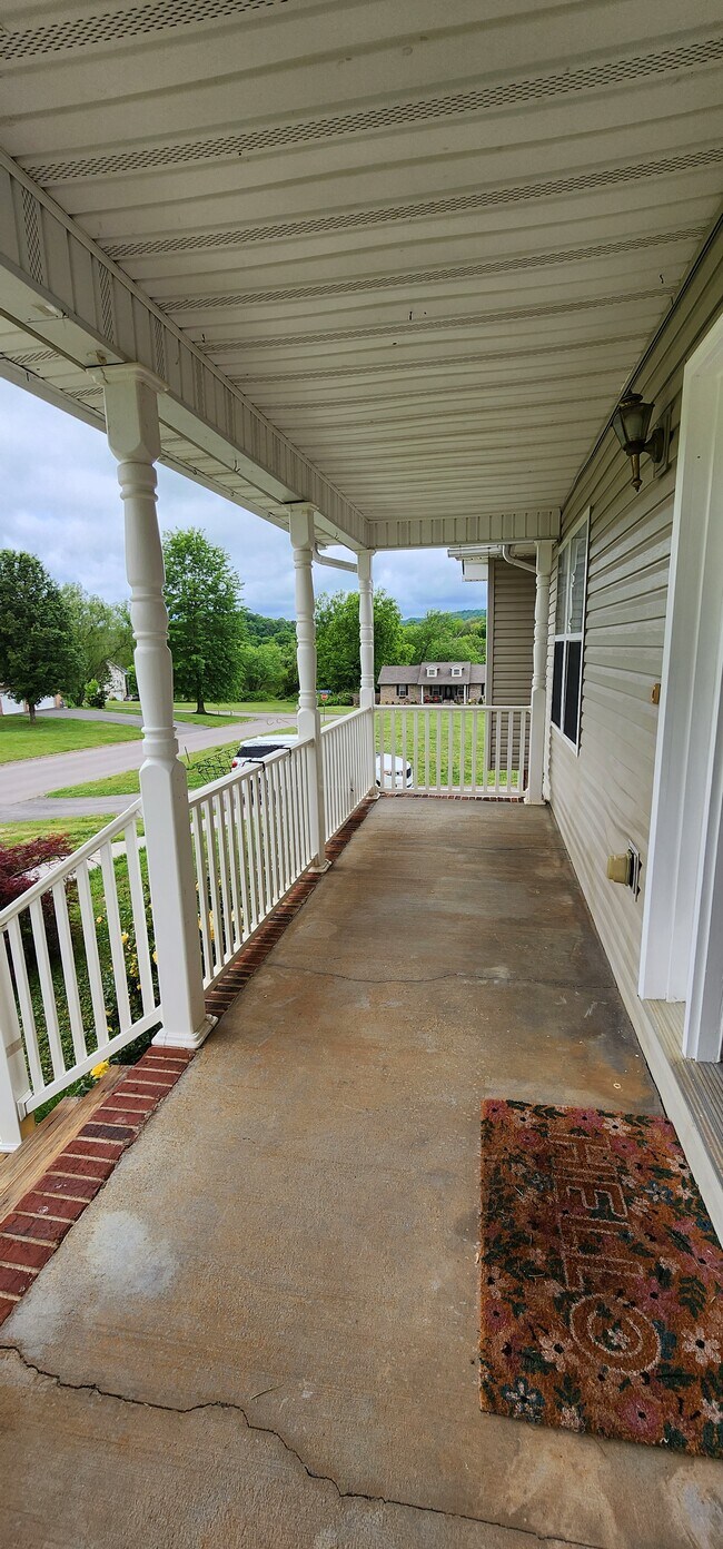 Foto del edificio - 1714 Bend View Ln