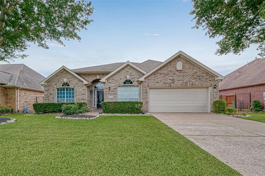 3322 E Cedar Hollow Dr, Pearland, TX 77584 House for Rent in Pearland
